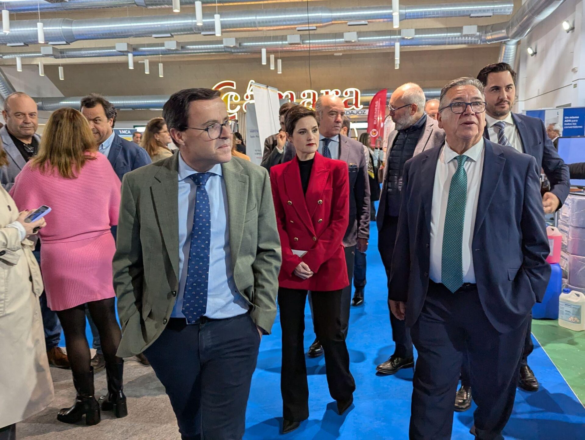 El presidente de la Diputación de Badajoz inaugura la I Feria de la Maquinaria Industrial y la Robótica de Almendralejo