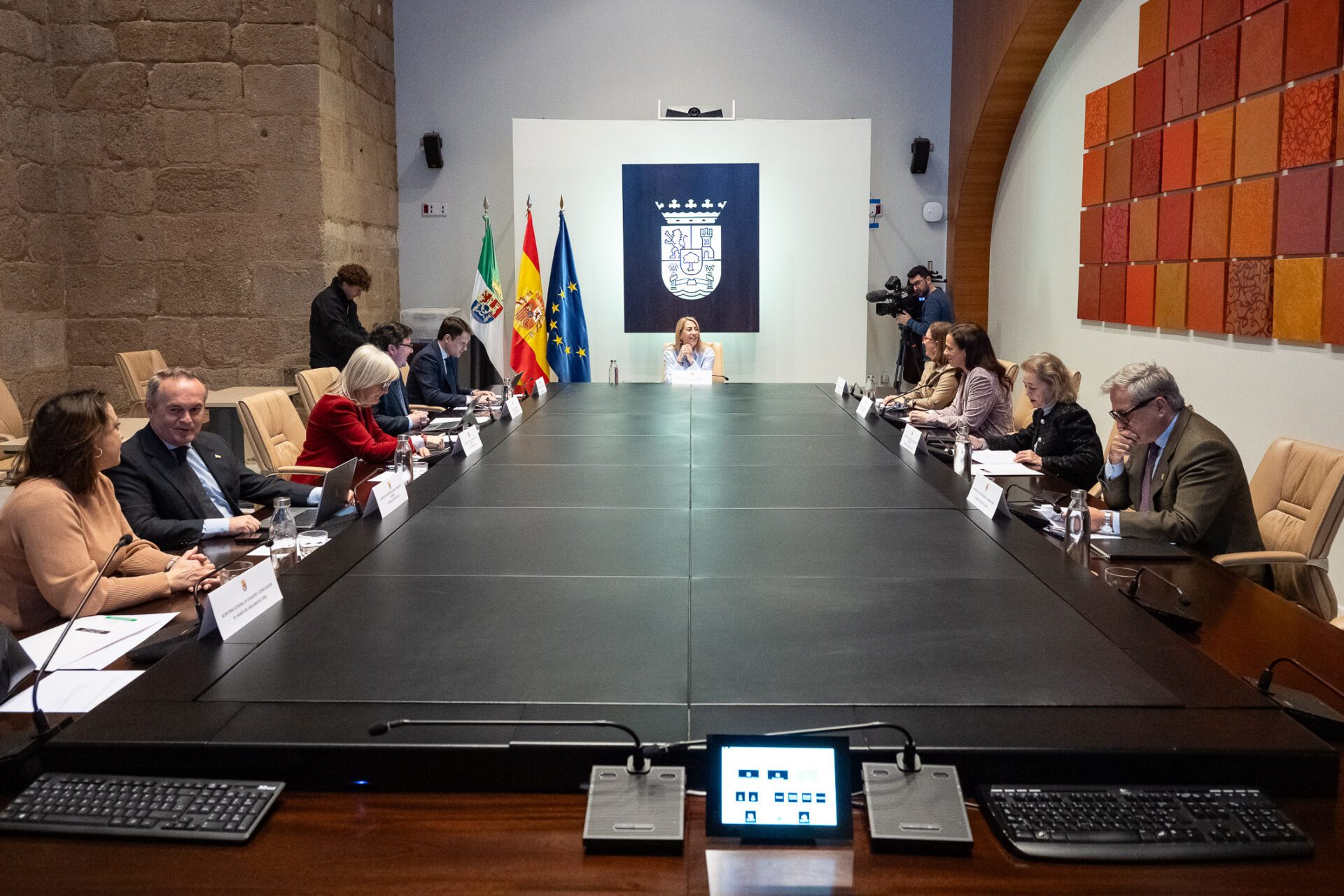 El Consejo de Gobierno acuerda la interposición de un recurso de inconstitucionalidad al impuesto a la banca