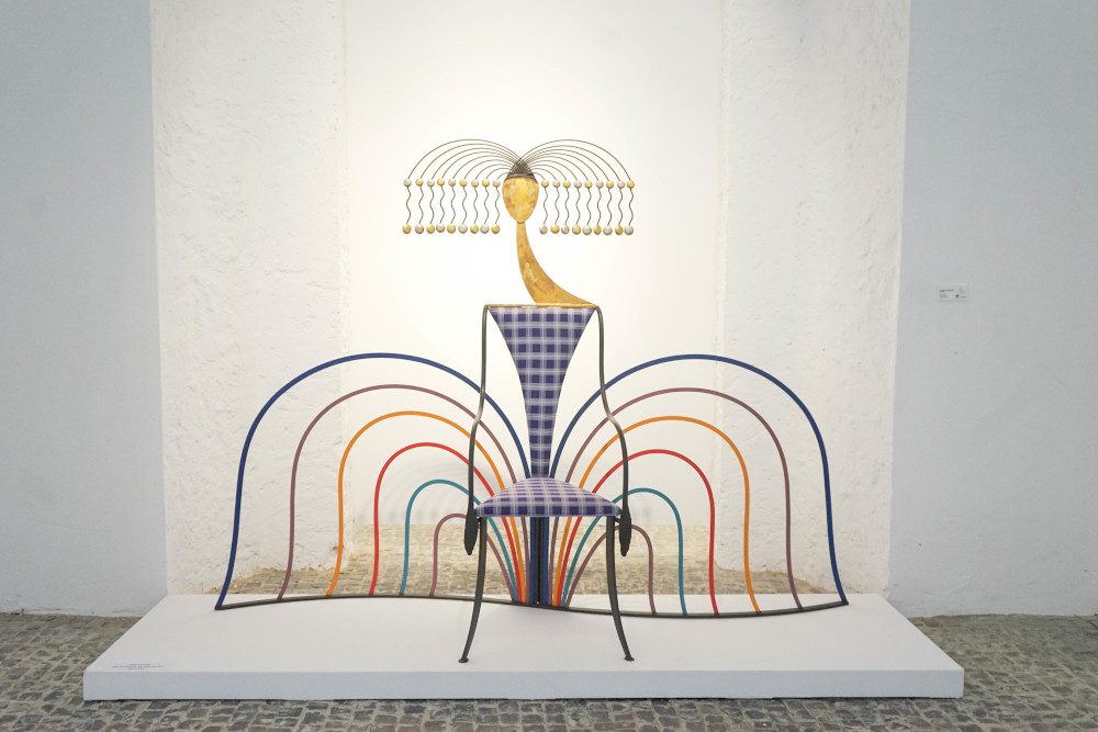 El Hospital Centro Vivo acoge la colección completa ‘Sent Art’ de Miguel Sansón, compuesta por 38 sillas