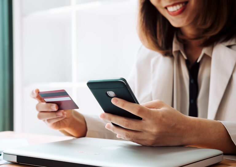 La Junta de Extremadura facilita el abono de tasas desde dispositivos móviles y con la incorporación de métodos de pagos digitales como el bizum