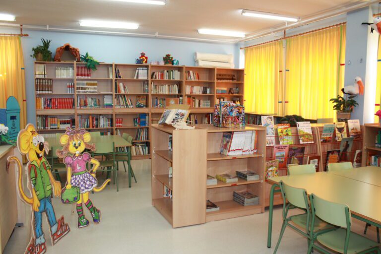 La Consejería de Educación selecciona 13 nuevos centros que se integran en la Red de Bibliotecas Escolares de Extremadura