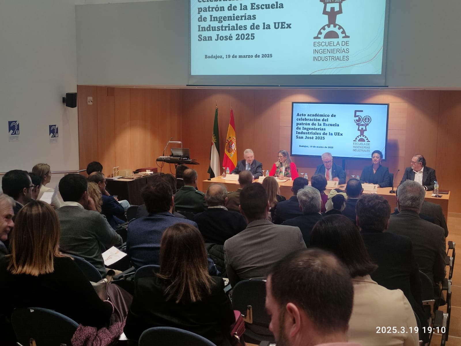 La Junta aboga por una mayor industrialización de Extremadura en un acto en la Escuela de Ingenierías Industriales
