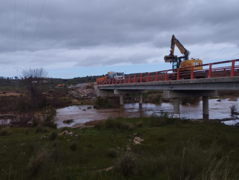 Cinco carreteras provinciales continúan cerradas por los efectos de la borrasca Laurence y siete ya han sido reabiertas al tráfico