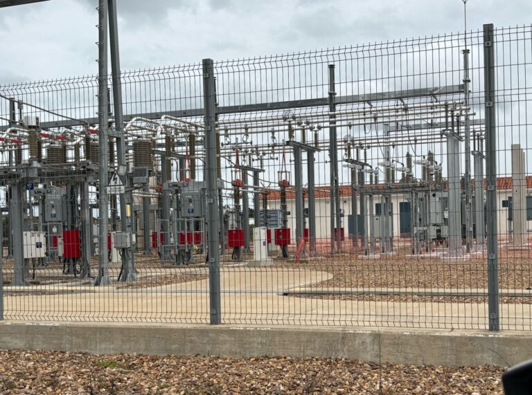 La Junta de Extremadura logra que todas las parcelas de la primera fase de la Plataforma Logística de Badajoz dispongan ya de dotación eléctrica