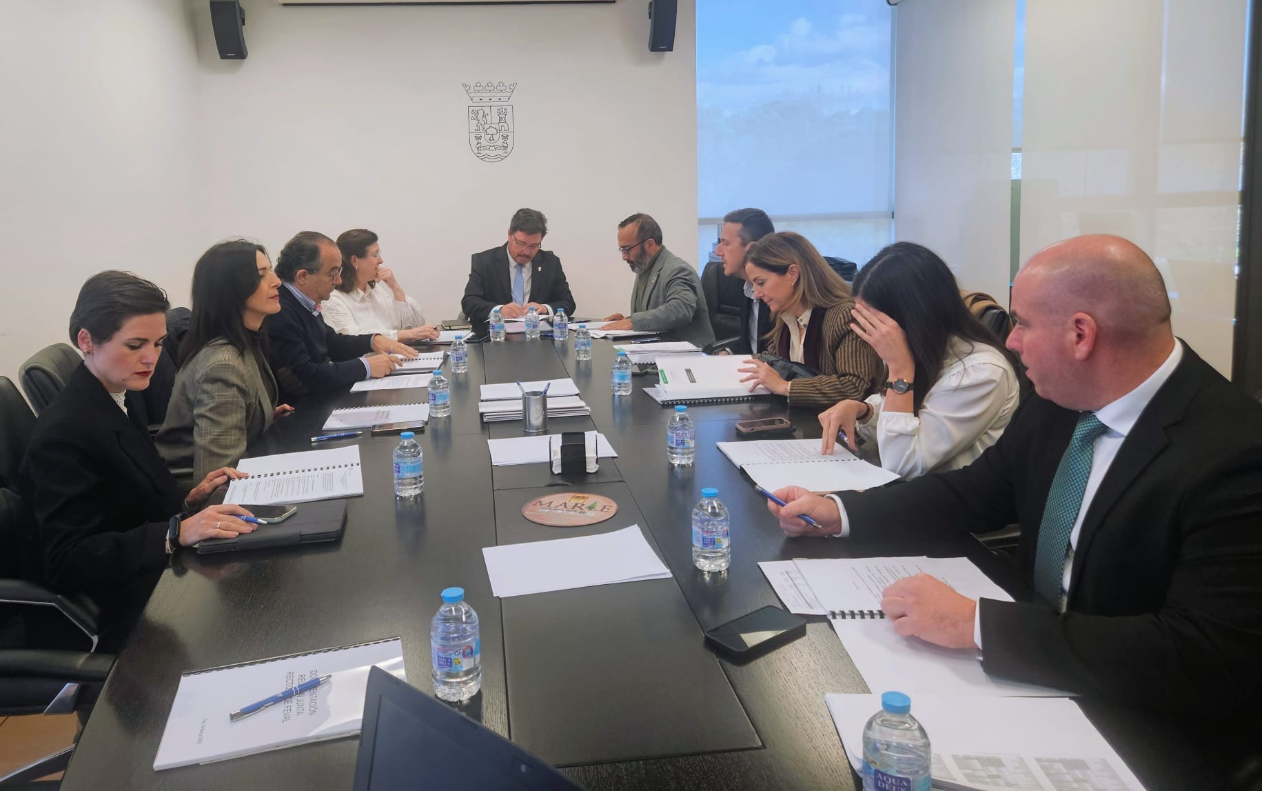 La Diputación de Cáceres ha reafirmado hoy su decisión de dejar de formar parte de la Institución Ferial de Extremadura, Feval