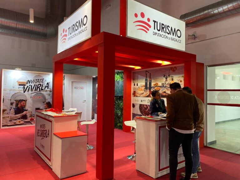 La Diputación participa, con stand propio, en el 24 Salón del Vino y la Aceituna de Extremadura (IBEROVINAC)