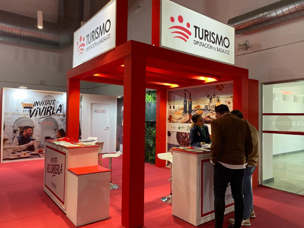 La Diputación participa, con stand propio, en el 24 Salón del Vino y la Aceituna de Extremadura (IBEROVINAC)