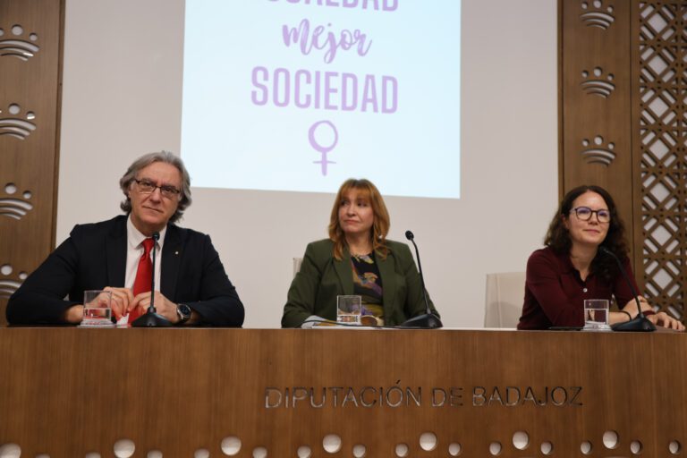 La Diputación de Badajoz y la Cruz Roja Provincial organizan una jornada sobre ‘La Realidad Desconocida’ centrada en la violencia de género