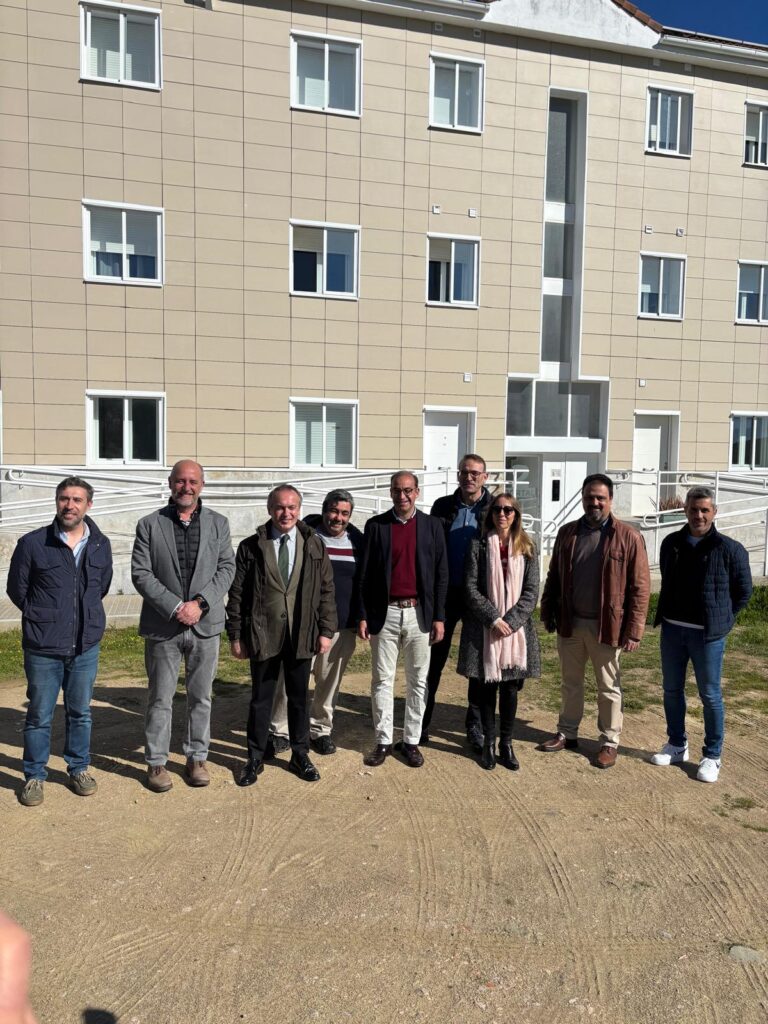 La Junta rehabilita 57 pisos universitarios en el campus de Cáceres tras aportar más de un millón de euros para mejoras energéticas