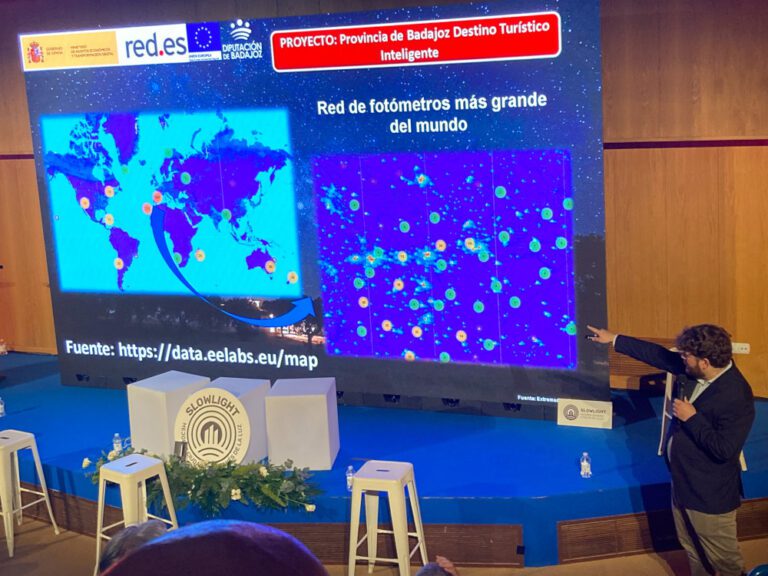 La Diputación de Badajoz presenta en el III Congreso Slowlight su innovadora red de fotómetros para la monitorización de la contaminación lumínica