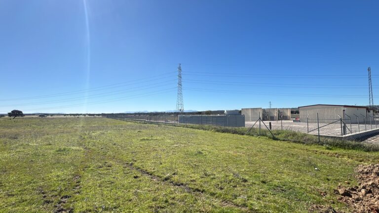 La Junta y Envision firman un acuerdo privado de reserva de suelo con derecho a compra