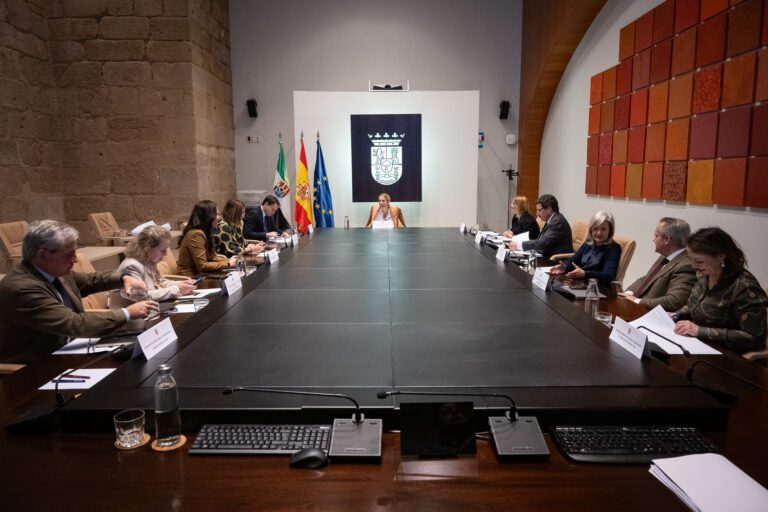 El Consejo de Gobierno aprueba dos proyectos PREMIA en sectores estratégicos, con los que se crearán 800 empleos directos