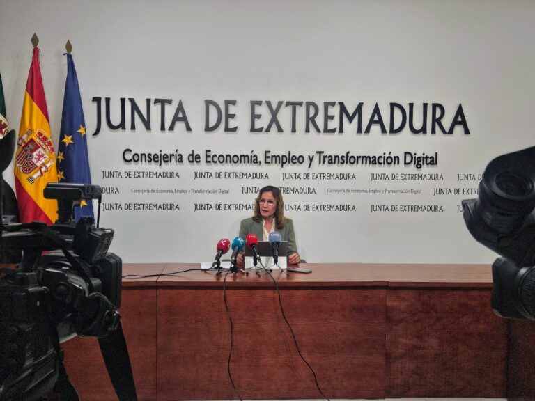 Extremadura registra 73.056 desempleados en el mes de marzo con una bajada mensual de 94 personas y un descenso interanual de 5.384