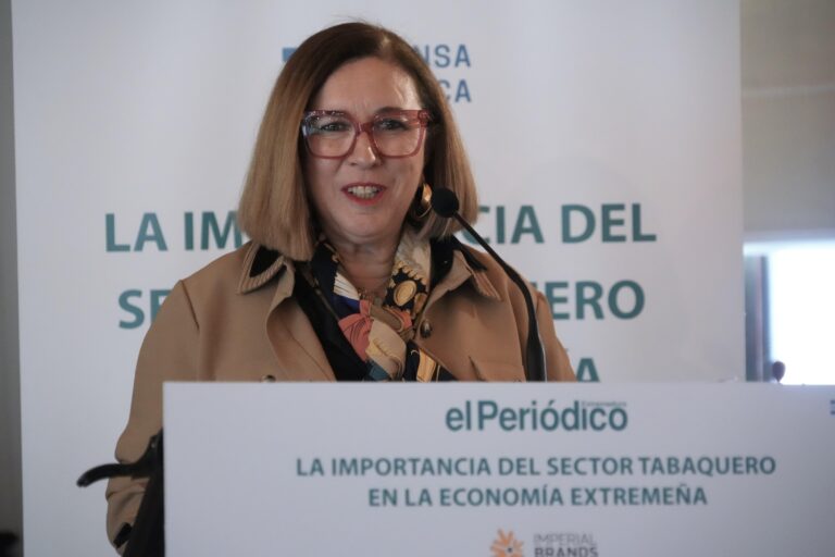 Morán incide en que el tabaco debe continuar en la nueva reforma de la PAC a partir de 2027 porque es un “cultivo legal”