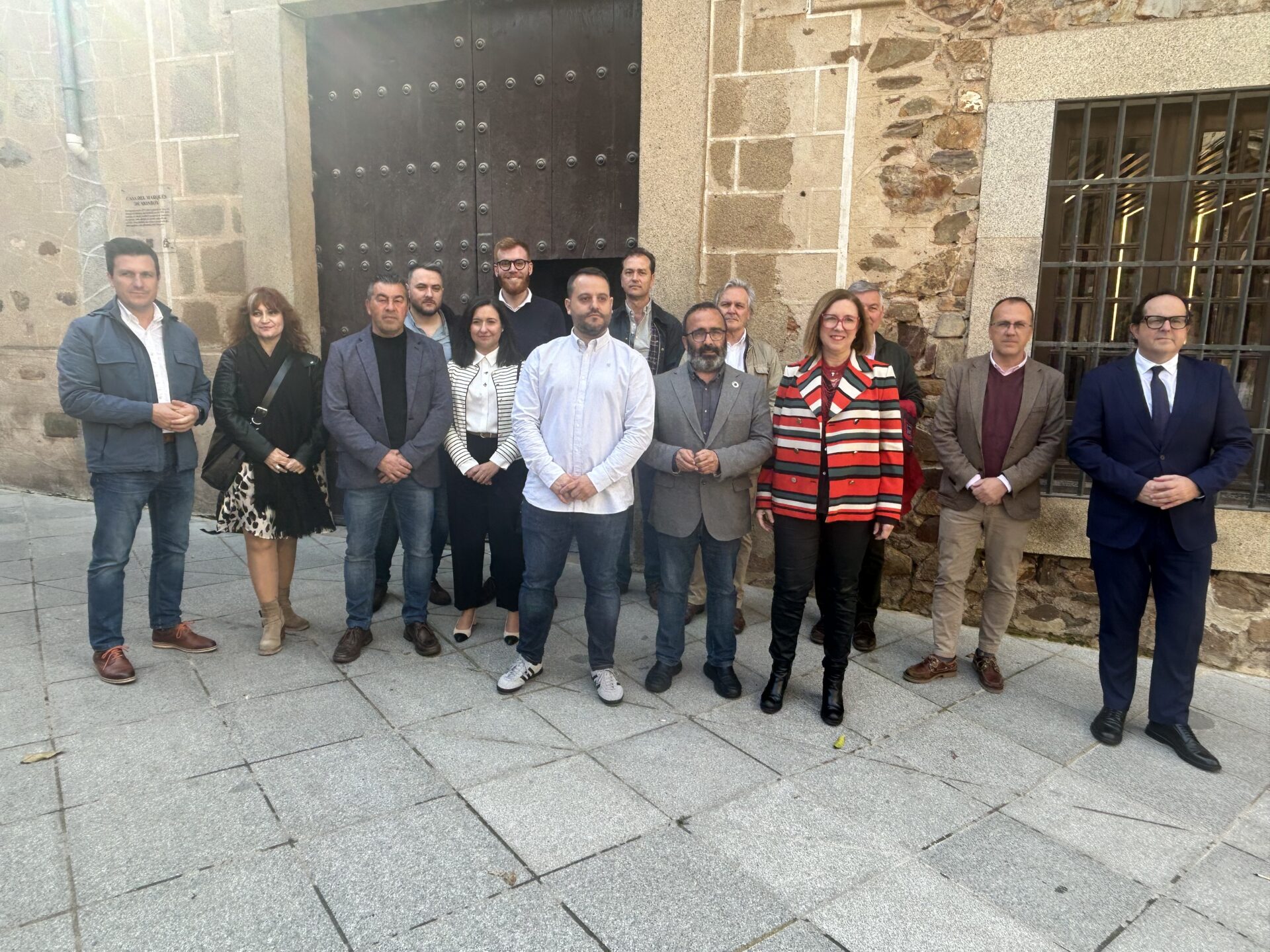 La Junta apoya la iniciativa ‘El Gran Apagón’ de la plataforma ‘Sí a Almaraz, sí al futuro’ para visibilizar lo que supondría el cierre de la Central Nuclear