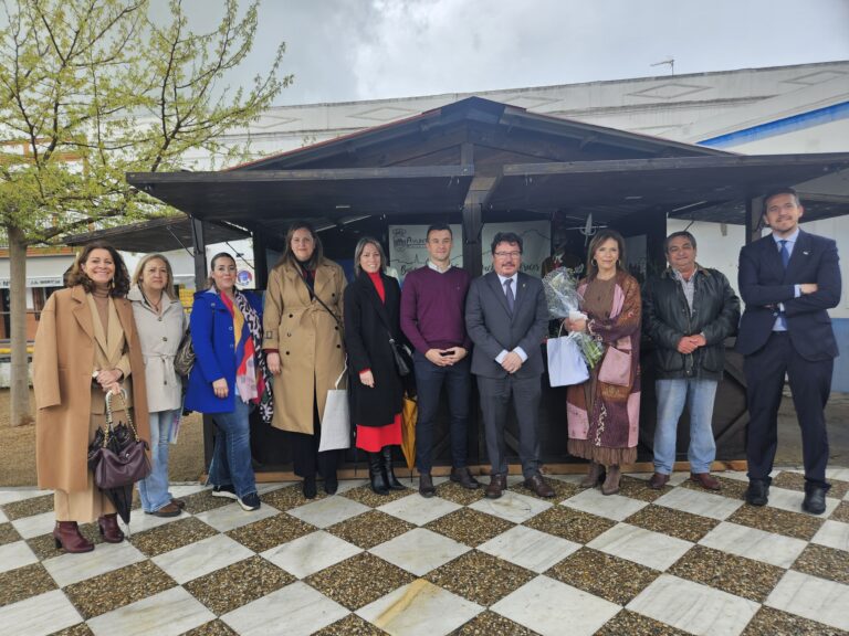 Santamaría destaca la dinamización comercial de la Feria del Espárrago de Burguillos del Cerro