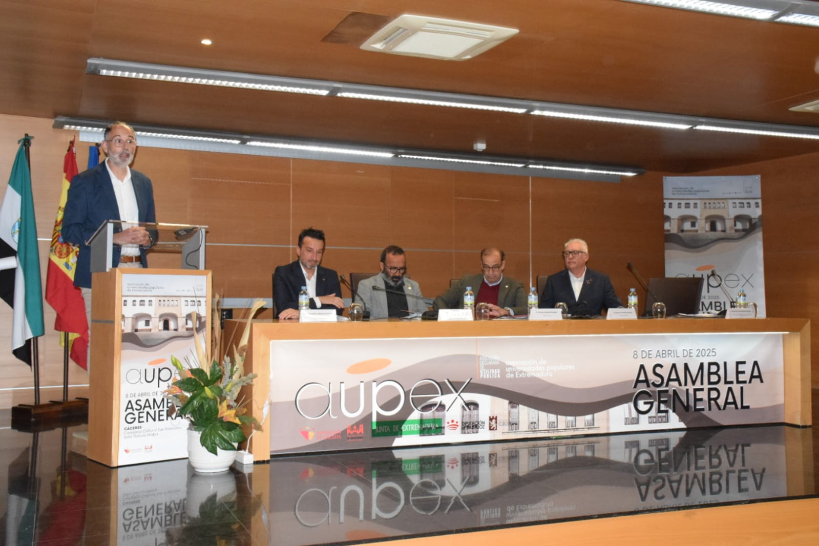 La Consejería de Cultura muestra su apoyo a las universidades populares y reitera su colaboración con estas entidades