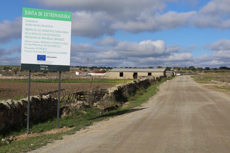 La Junta de Extremadura contrata las obras de mejora de trece caminos rurales con una inversión total de casi 6 millones de euros