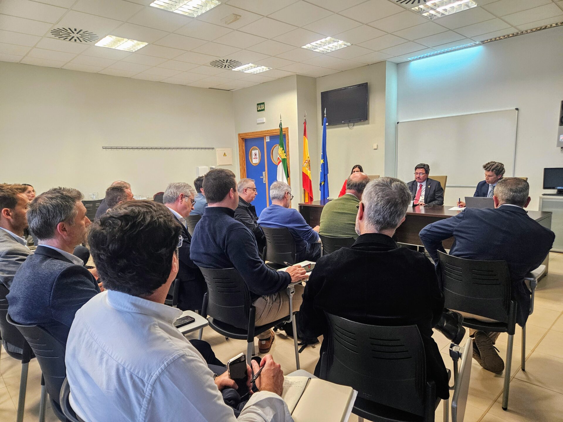 Santamaría destaca la necesidad de un Plan de Competitividad Industrial de consenso nacional y europeo que favorezca a los sectores afectados por los aranceles