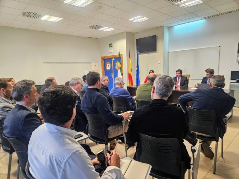 Santamaría destaca la necesidad de un Plan de Competitividad Industrial de consenso nacional y europeo que favorezca a los sectores afectados por los aranceles