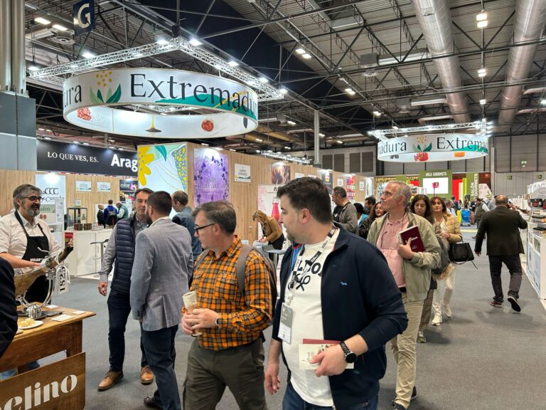 Casi un centenar de empresas extremeñas ha expuesto sus productos en el Salón Gourmet en Madrid
