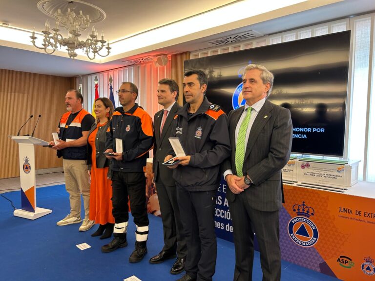 Extremadura celebra el Día de Protección Civil con un aumento del 450% en dotación de recursos y materiales para las agrupaciones de voluntarios