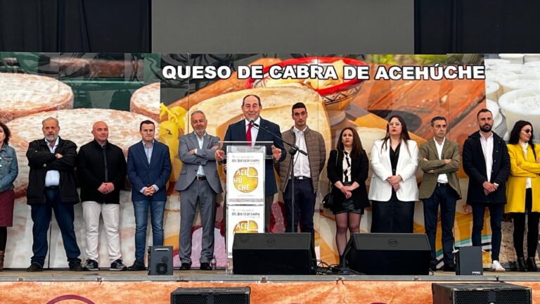 La Junta alaba la excelencia de los quesos extremeños en la inauguración de la XIX Feria del Queso de Acehúche