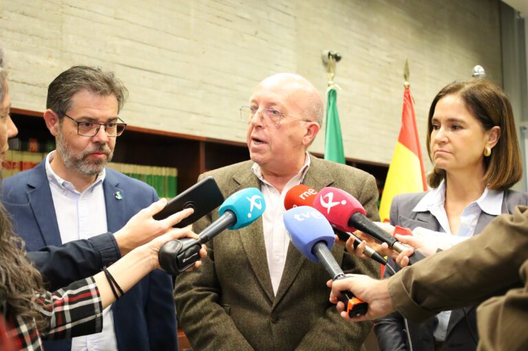 La Junta de Extremadura cierra un importante acuerdo con las centrales sindicales para aprobar el Plan de Recursos Humanos del INFOEX