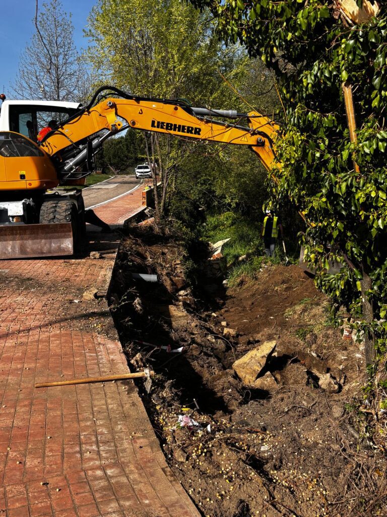 La Junta destina 100.000 euros a la reparación ya iniciada de la carretera EX119 tras la rotura de la balsa en Jarandilla de la Vera