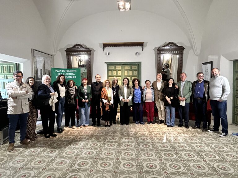 Bazaga anuncia una inversión de 1’6 millones de euros para impulsar las bibliotecas y fomentar la lectura en Extremadura