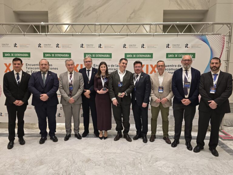 Santamaría reitera el compromiso de la Junta con el desarrollo de la economía digital de la mano del sector de las telecomunicaciones