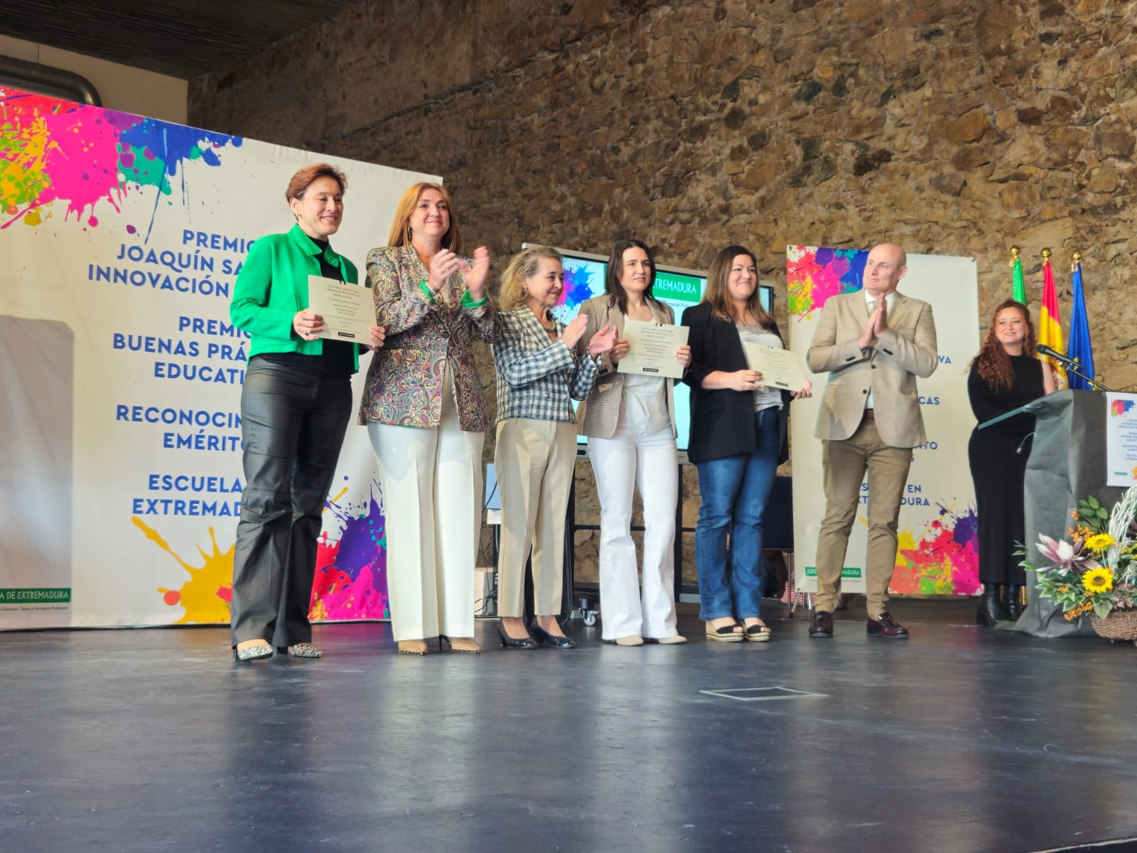 La Junta de Extremadura reconoce la labor docente de los centros educativos de Extremadura