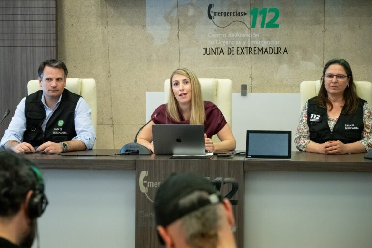 María Guardiola subraya que Extremadura “ha recuperado la práctica normalidad” con el 98 por ciento el suministro de electricidad recobrado