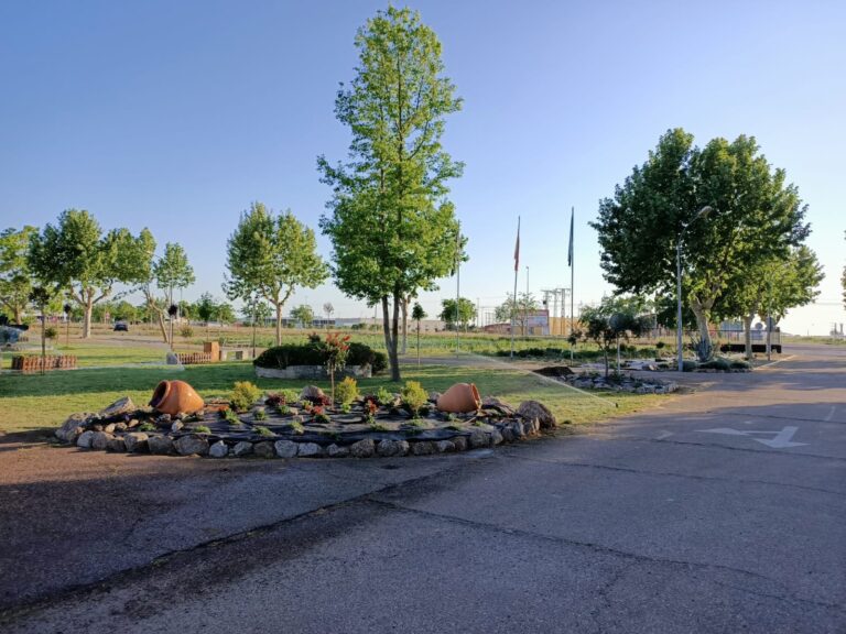 El Centro de Formación Rural de Don Benito impulsa el diseño y mantenimiento de jardines con un curso monográfico de formación continua