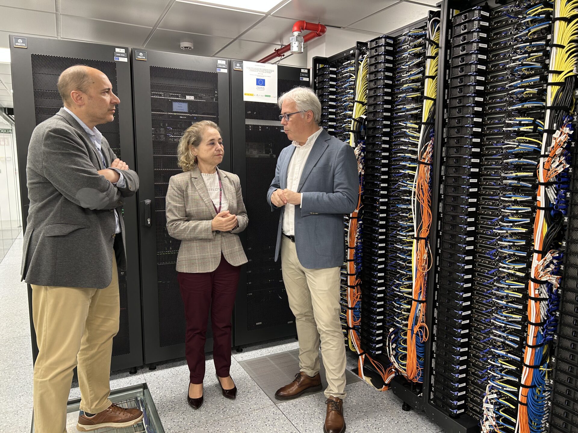La consejera destaca la importancia de la resistencia del Supercomputador de Extremadura al apagón eléctrico
