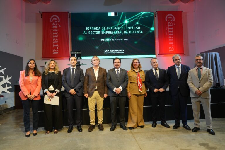 El consejero de Economía presenta el Plan de Impulso Regional al Sector Empresarial de Defensa con motivo de la adhesión de Extremadura al Corredor Vía Carisa