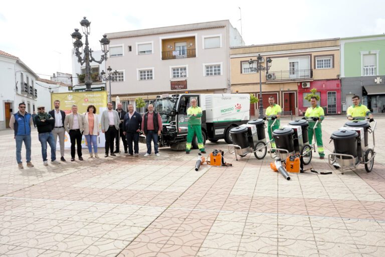Puebla de Sancho Pérez refuerza la limpieza municipal a través de Promedio con nuevos recursos y maquinaria