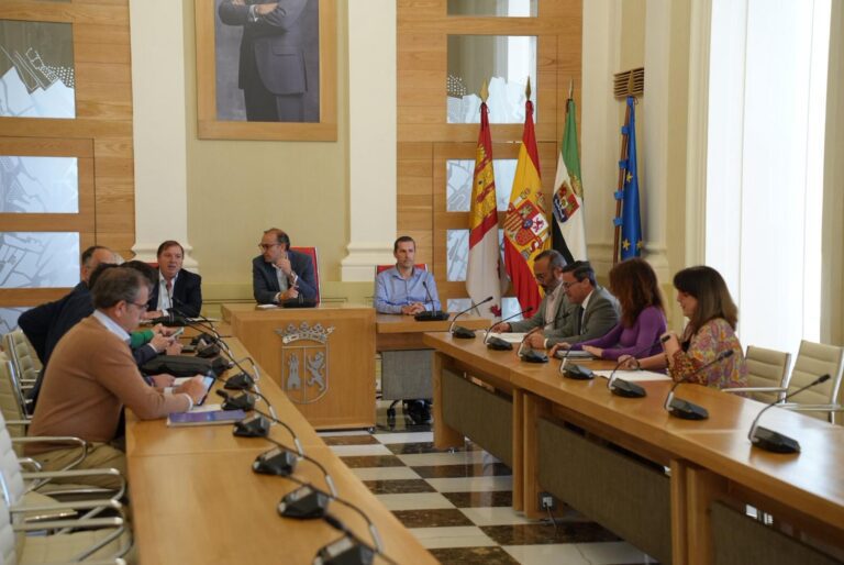 Miguel Ángel Gallardo asiste al arranque del proyecto ´Cáceres, Capital Europea de la Cultura 2031’