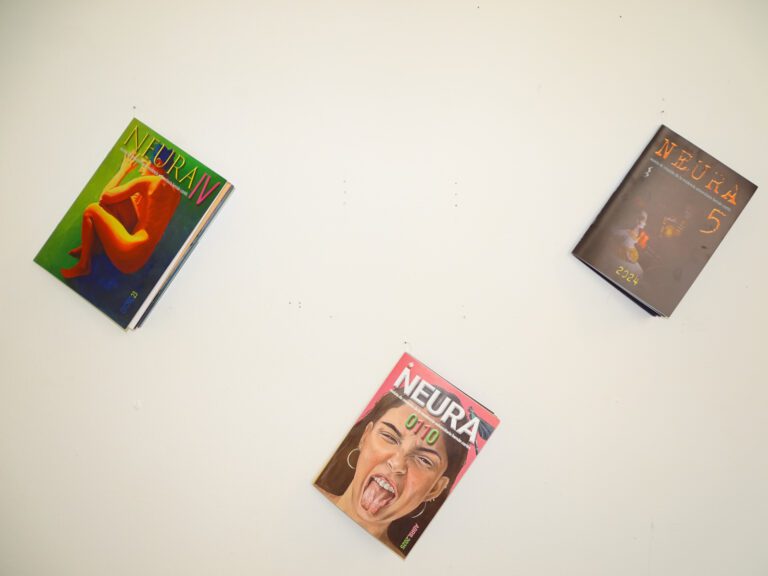 Una exposición de la Revista Neura refleja el idilio entre los jóvenes y la cultura