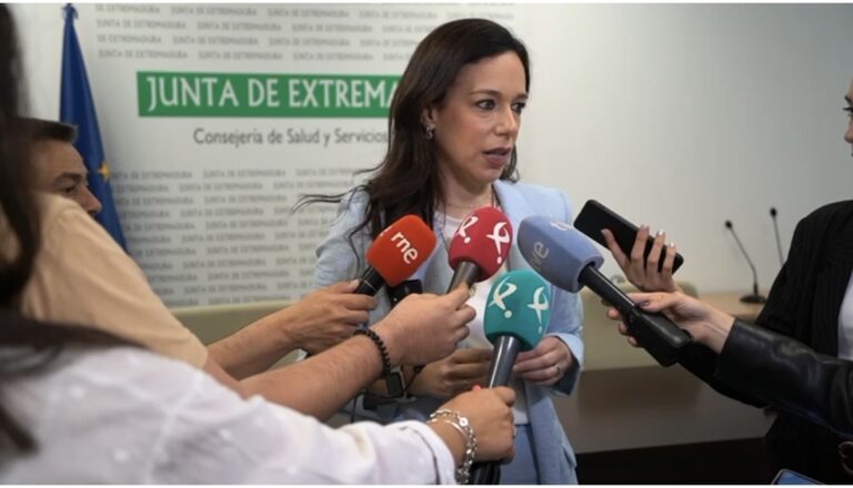 La Junta inicia los trámites para la compatibilidad laboral de las jefaturas del SES en la sanidad privada y “dejemos de ser una isla de exclusividad”