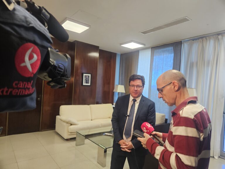 El consejero Santamaría mantiene una nueva reunión con los afectados por los aranceles de Trump para darles a conocer el Plan ICEX del Ministerio de Economía y seguir recogiendo sus iniciativas