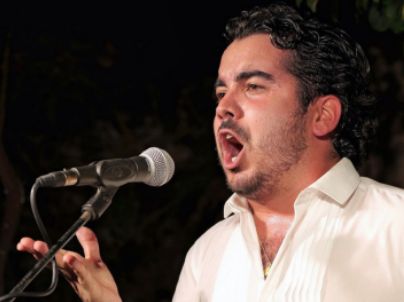 El cantaor placentino Pablo Moreno actúa en la Sala Trajano con su espectáculo ‘Con los últimos ecos’