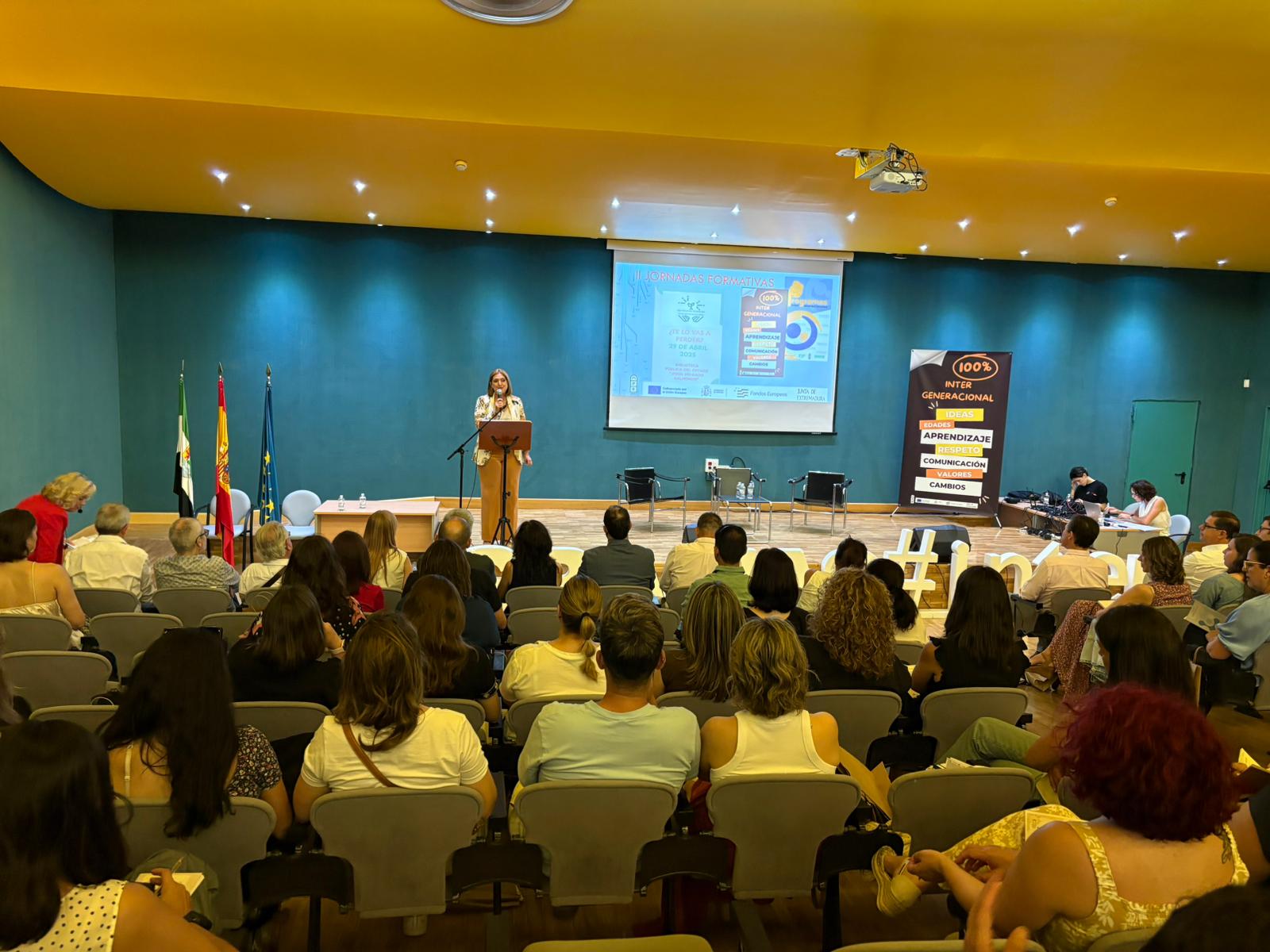 Educación celebra una jornada de formación sobre los programas educativos intergeneracionales