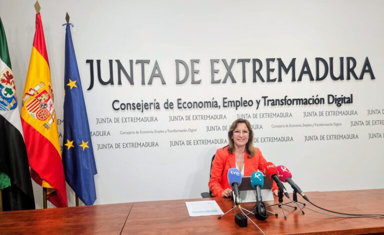 El paro alcanza en Extremadura su nivel más bajo con 68.635 desempleados y marca un mínimo histórico