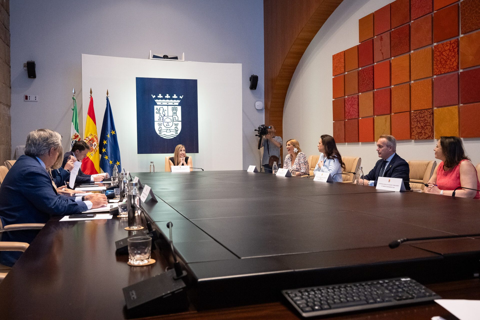 El Consejo de Gobierno aprueba una inversión de 5,4 millones de euros para un plan de atención sanitaria personalizada