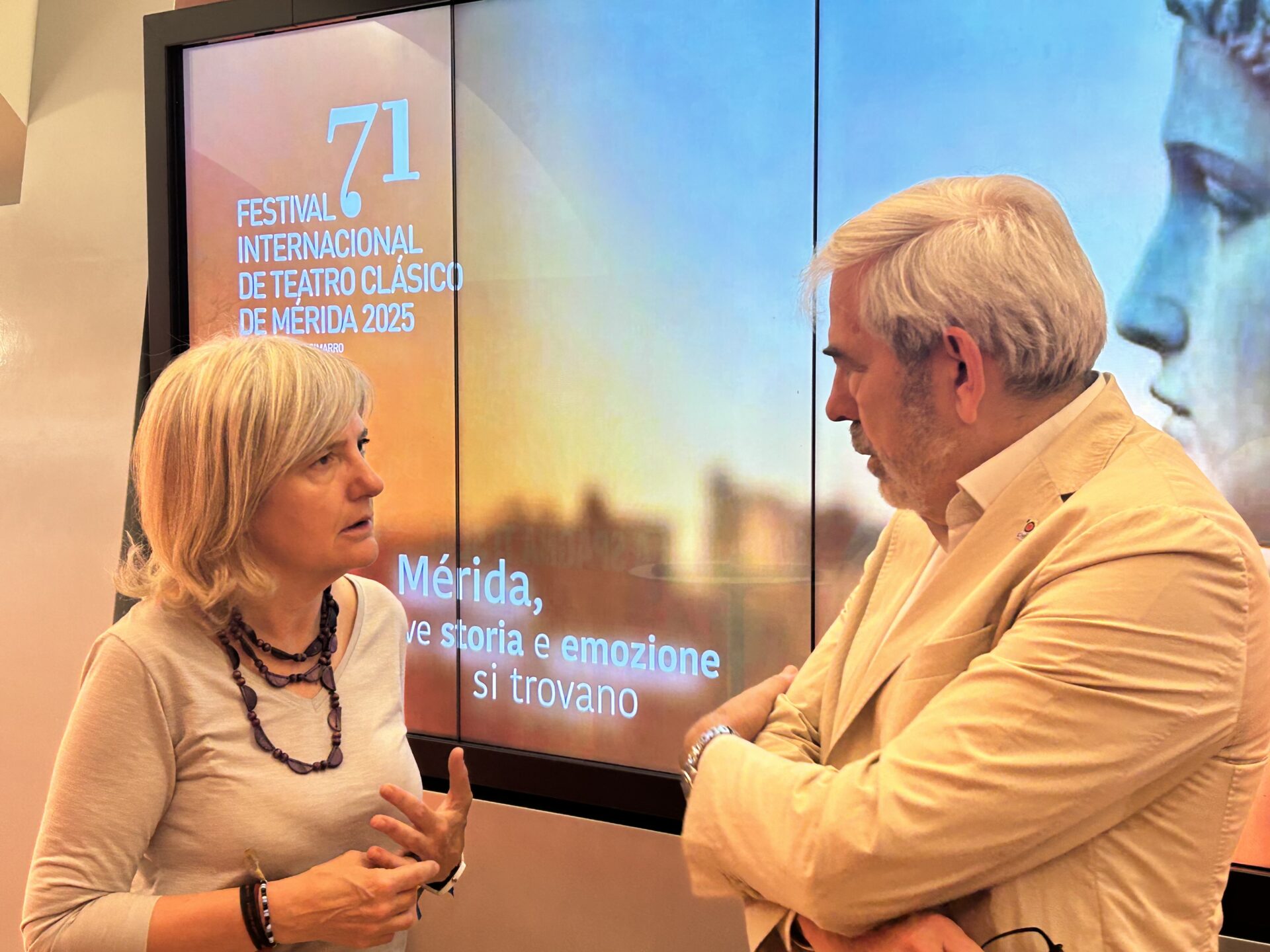Victoria Bazaga da a conocer los atractivos turísticos y culturales de Extremadura en la oficina de Turespaña y el Instituto Cervantes en Roma