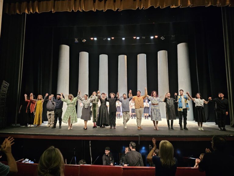 ‘Carmen’ se despide de la provincia pacense poniendo al público en pie