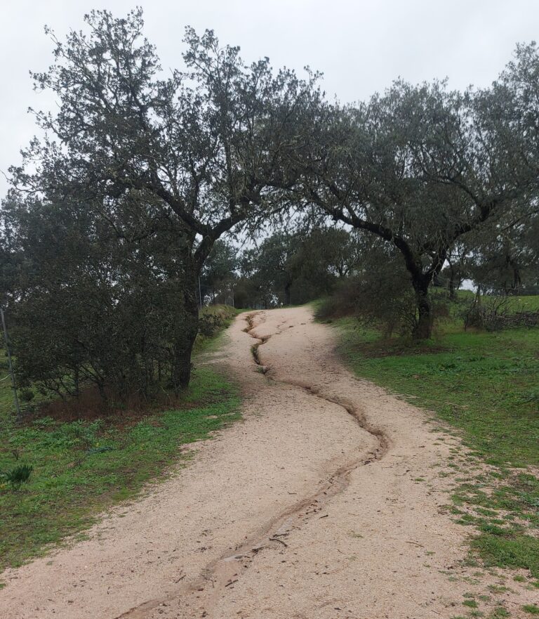 La Junta invierte 75.000 euros en el acceso al dolmen de Lácara que se reabrirá en agosto tras finalizar las obras de mejora