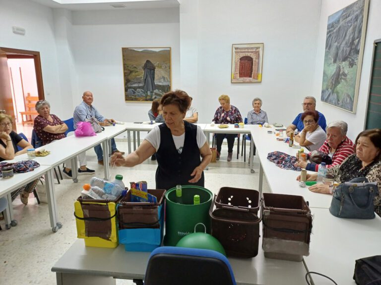 Mayores de diez localidades participan en actividades sobre reutilización y reciclaje de residuos