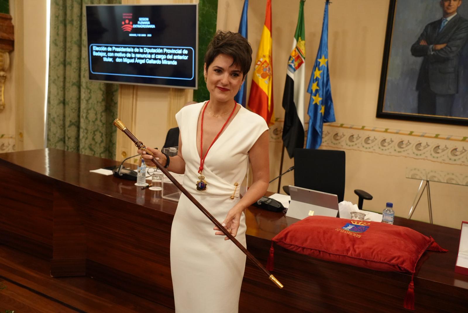 Raquel del Puerto se convierte en la primera mujer en presidir la Diputación de Badajoz